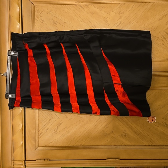 Unamed red and black dress skirt - Picture 6 of 8